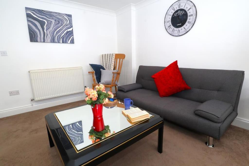 New Sunset Square Eastbourne 2 Bed Apartment, Long Stay Welcome 外观 照片
