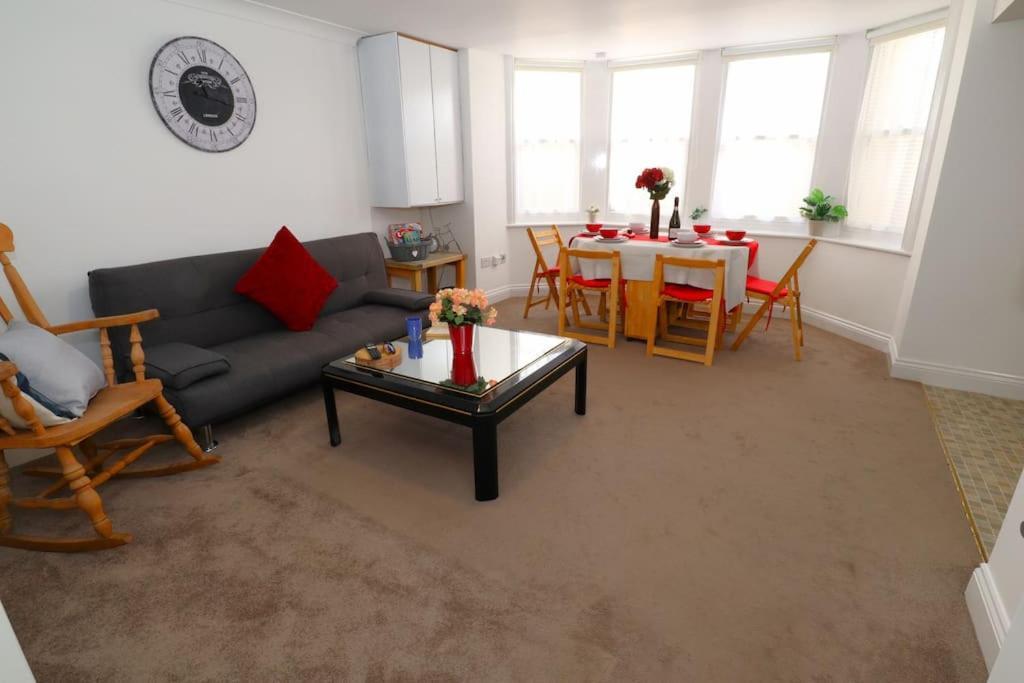 New Sunset Square Eastbourne 2 Bed Apartment, Long Stay Welcome 外观 照片